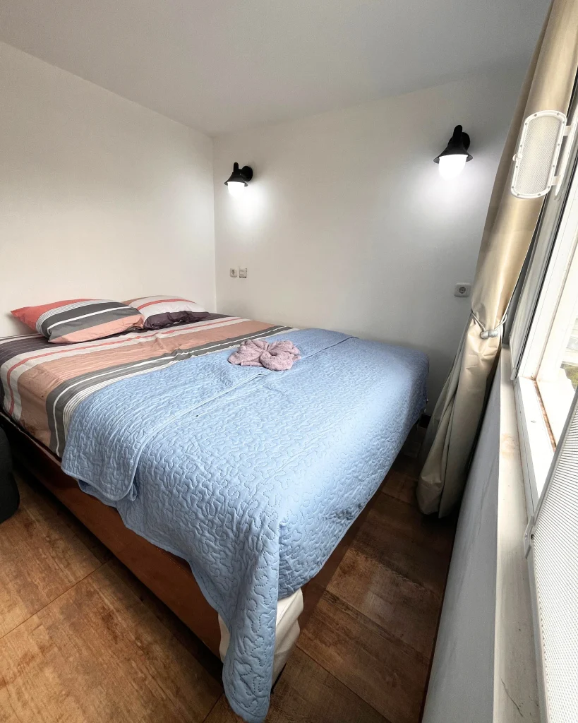 kamar tidur villa bromo 2